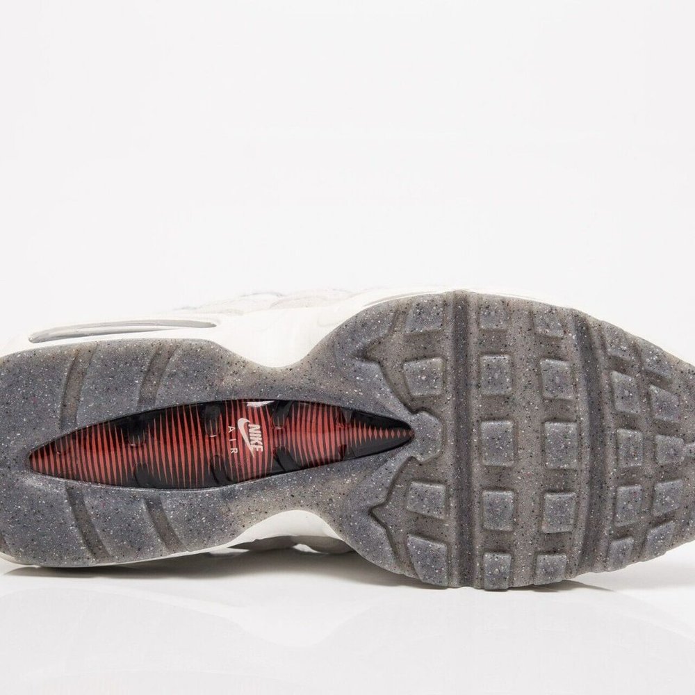 Nike Air Max 95 SE ( Light Bone/Habanero Red). Brand New. Mens Size: 9.5 - 12. - Picture 10 of 10
